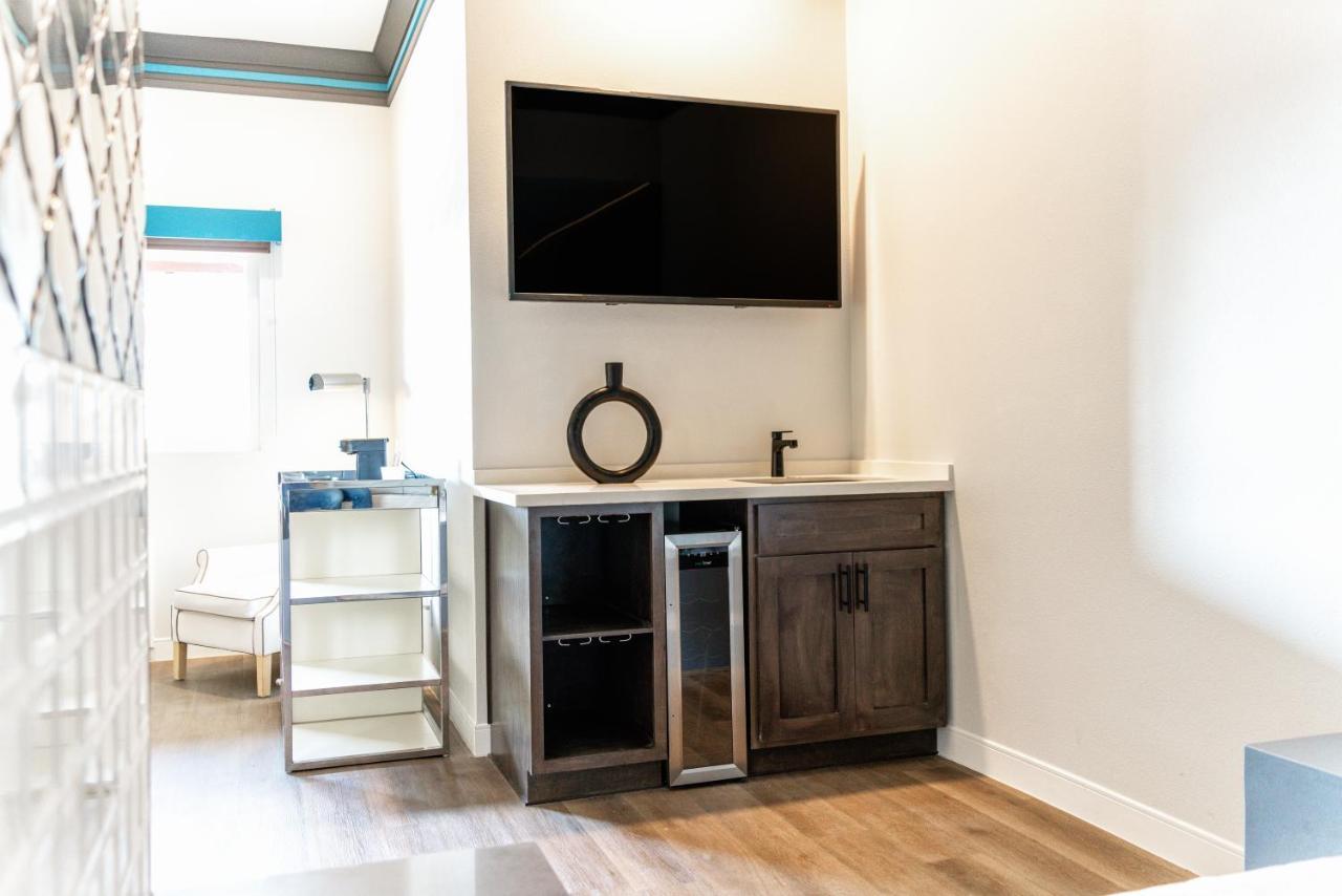 Aspire Inn Studios & Spas Bellflower Exterior foto