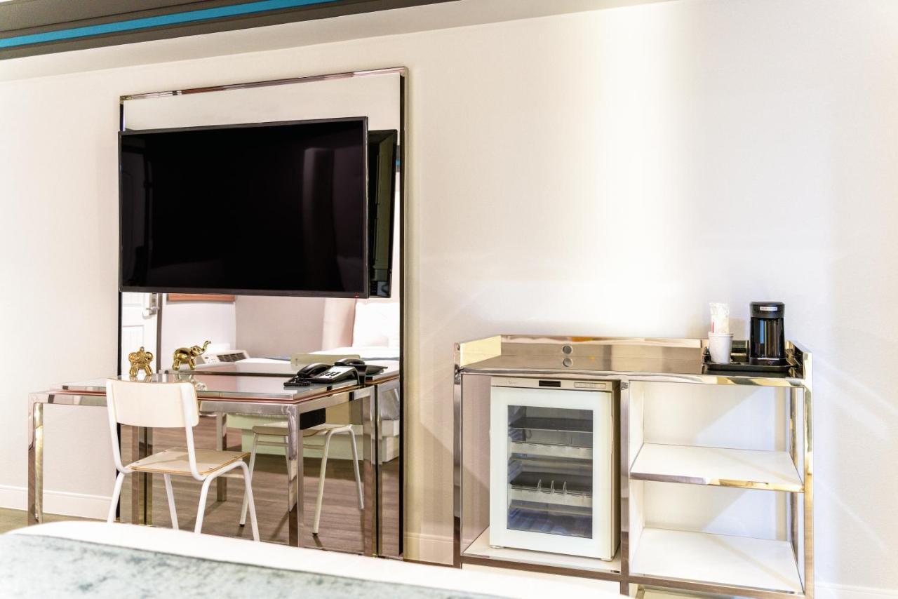 Aspire Inn Studios & Spas Bellflower Exterior foto